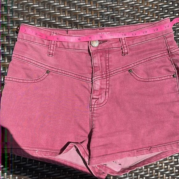BDG BURGUNDY HIGH WAIST DENIM SHORTS 26W - Picture 7 of 10